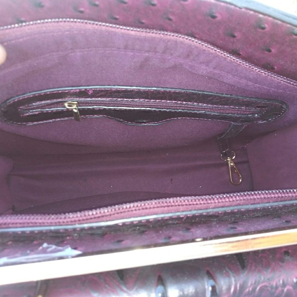 Handbag Republic Vegan Ostrich Leather purse - Picture 4 of 4